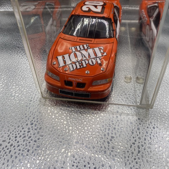 NASCAR 2000 1:24 Diecast Car Tony Stewart #20 Home Depot Collectible Edition - Picture 5 of 13